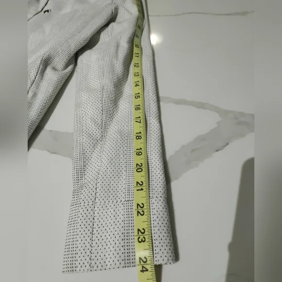 Stunning and rare Alice Roi jacket, size small white with small black dots - Picture 5 of 7